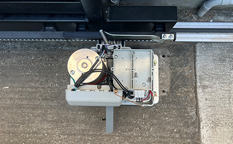 TMT 800LS Sliding gate motor installation