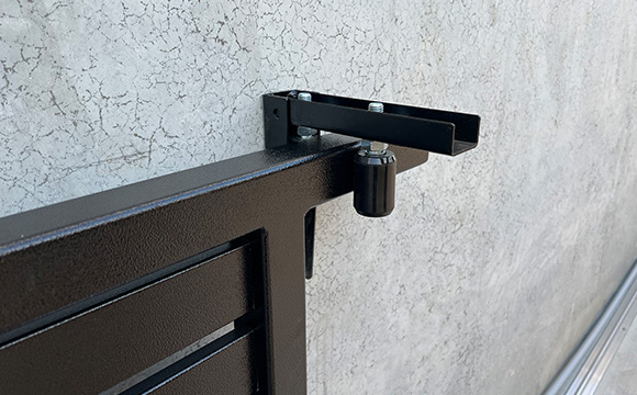 sliding gate guide and rollers