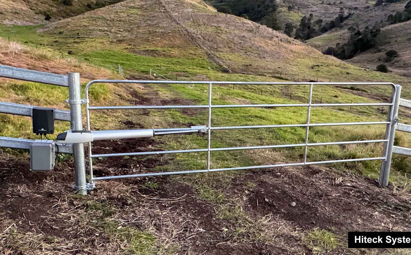 TMT 400lls single solar gate motor install on a farm gate
