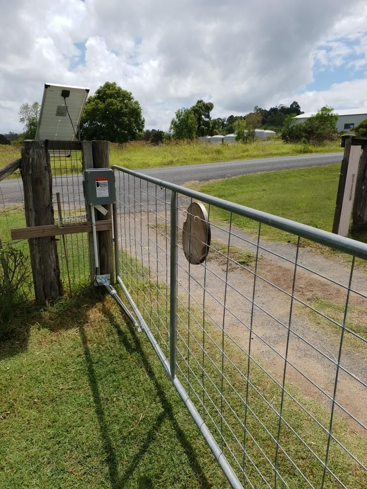 Automatic solar and electric gate openers